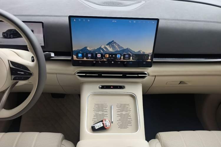 Used VOYAH Dream 2025 PHEV Four-Wheel-Drive Flagship Version – Qiankun Edition Audio And AC Panel