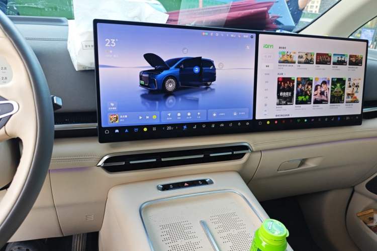 Used VOYAH Dream 2025 PHEV Four-Wheel Drive Prestige Kunpeng Edition Audio And AC Panel