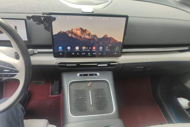 Used VOYAH Dream 2025 PHEV Four-Wheel-Drive Flagship Version – Qiankun Edition Audio And AC Panel