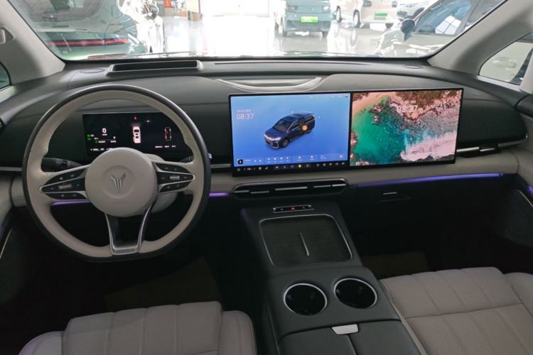 Used VOYAH Dream 2025 PHEV Four-Wheel-Drive Flagship Kunpeng Edition Center Console