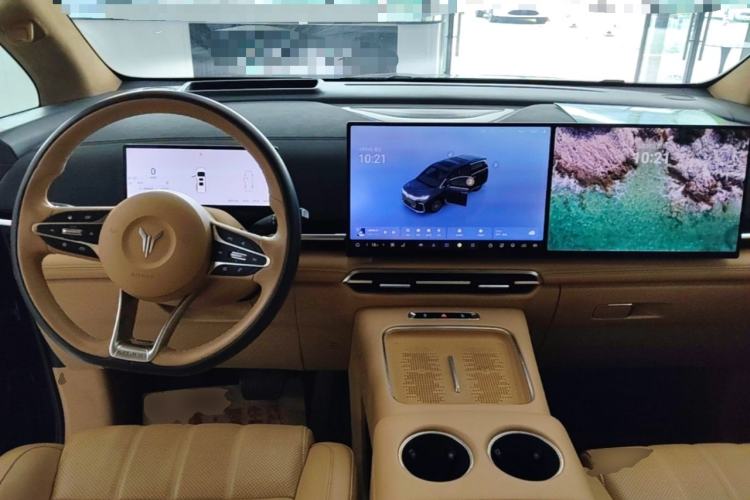 Used VOYAH Dream 2025 PHEV Four-Wheel-Drive Flagship Kunpeng Edition Center Console