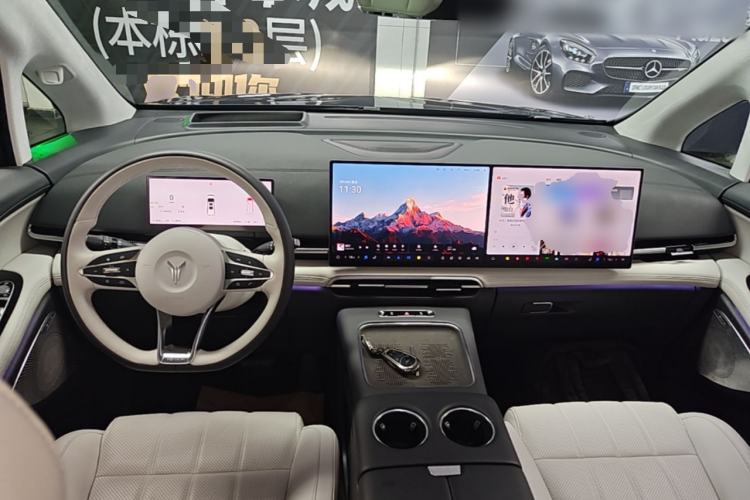 Used VOYAH Dream 2025 PHEV Four-Wheel-Drive Flagship Kunpeng Edition Center Console
