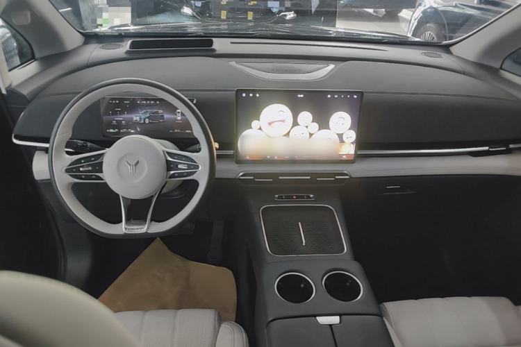 Used VOYAH Dream 2025 PHEV Four-Wheel Drive Excellence Qiankun Edition Center Console