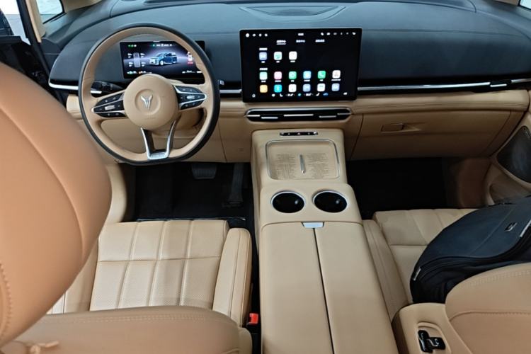 Used VOYAH Dream 2025 PHEV Four-Wheel Drive Prestige Qiankun Edition Center Console