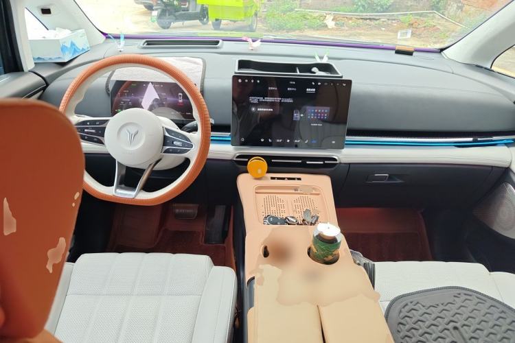 Used VOYAH Dream 2025 PHEV Four-Wheel-Drive Flagship Version – Qiankun Edition Center Console