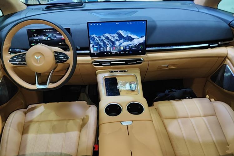 Used VOYAH Dream 2025 PHEV Four-Wheel Drive Prestige Qiankun Edition Center Console