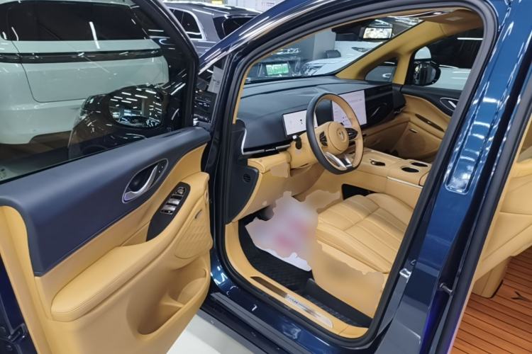 Used VOYAH Dream 2025 PHEV Four-Wheel Drive Excellence Kunpeng Edition Driver Seat