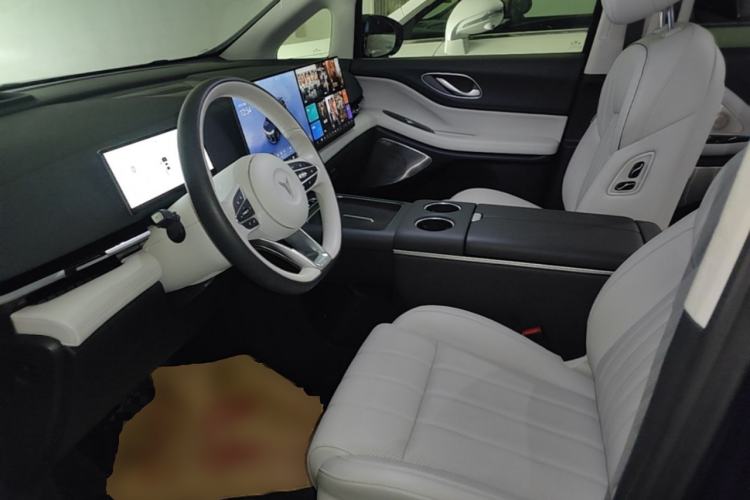 Used VOYAH Dream 2025 PHEV Four-Wheel-Drive Flagship Kunpeng Edition Driver Seat