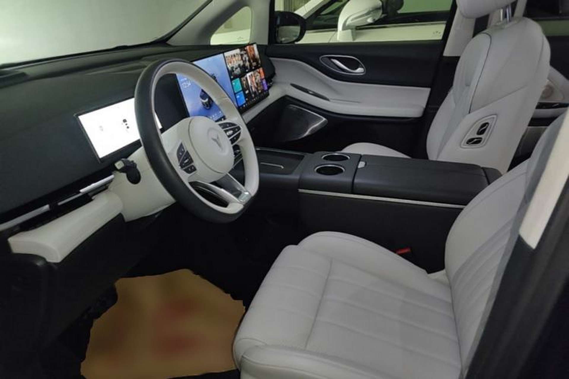 Used VOYAH Dream 2025 PHEV Four-Wheel-Drive Flagship Kunpeng Edition Driver Seat