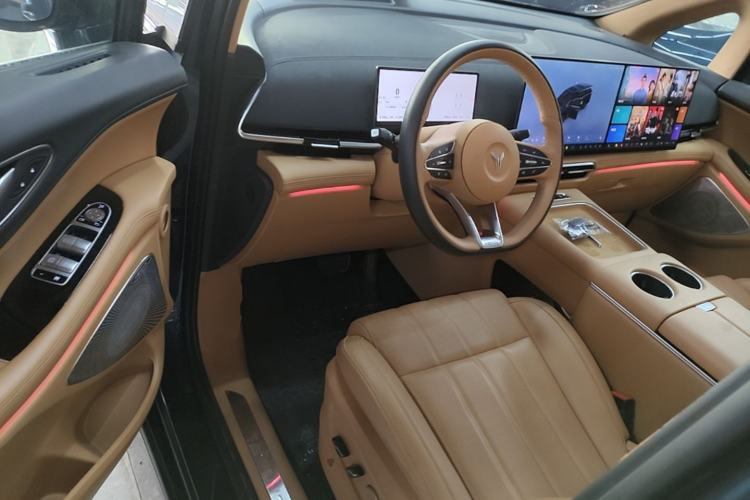 Used VOYAH Dream 2025 PHEV Four-Wheel-Drive Flagship Kunpeng Edition Driver Seat