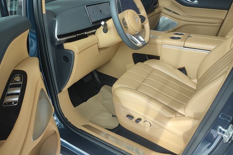 Used VOYAH Dream 2025 PHEV Four-Wheel-Drive Flagship Kunpeng Edition Driver Seat