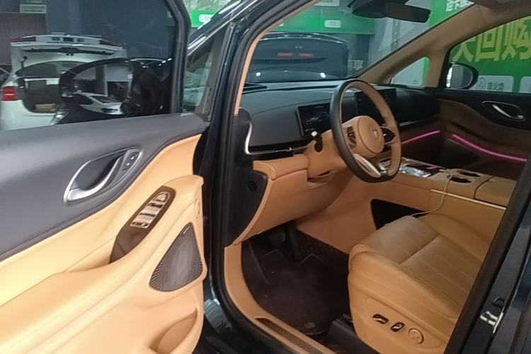 Used VOYAH Dream 2025 PHEV Four-Wheel Drive Prestige Qiankun Edition Driver Seat