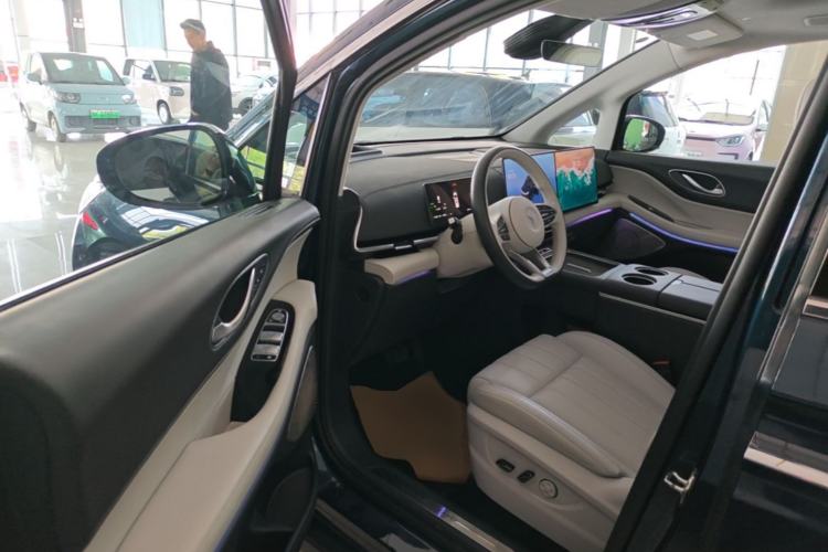 Used VOYAH Dream 2025 PHEV Four-Wheel-Drive Flagship Kunpeng Edition Driver Seat