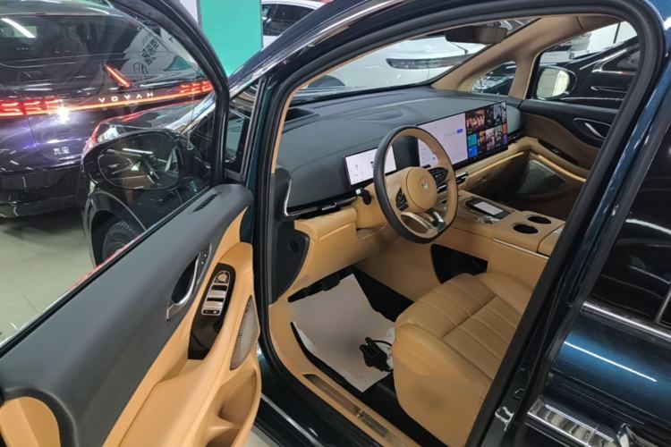Used VOYAH Dream 2025 PHEV Four-Wheel-Drive Flagship Kunpeng Edition Driver Seat