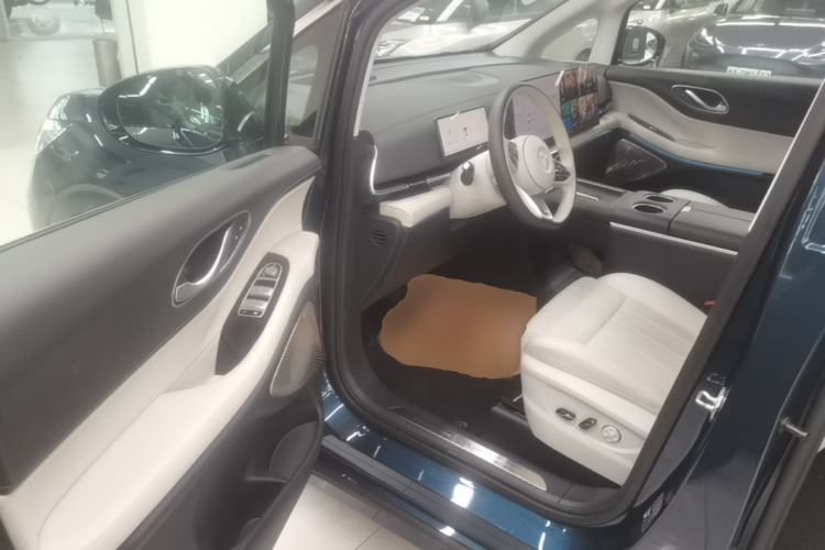 Used VOYAH Dream 2025 PHEV Four-Wheel-Drive Flagship Kunpeng Edition Driver Seat