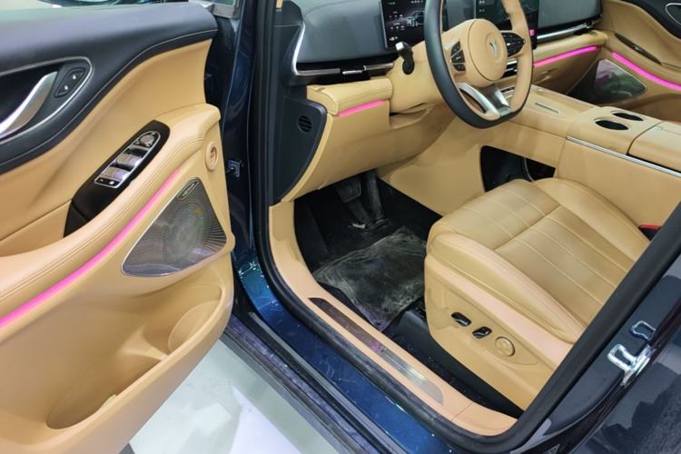 Used VOYAH Dream 2025 EV Four-Wheel Drive Prestige Qiankun Edition Driver Seat