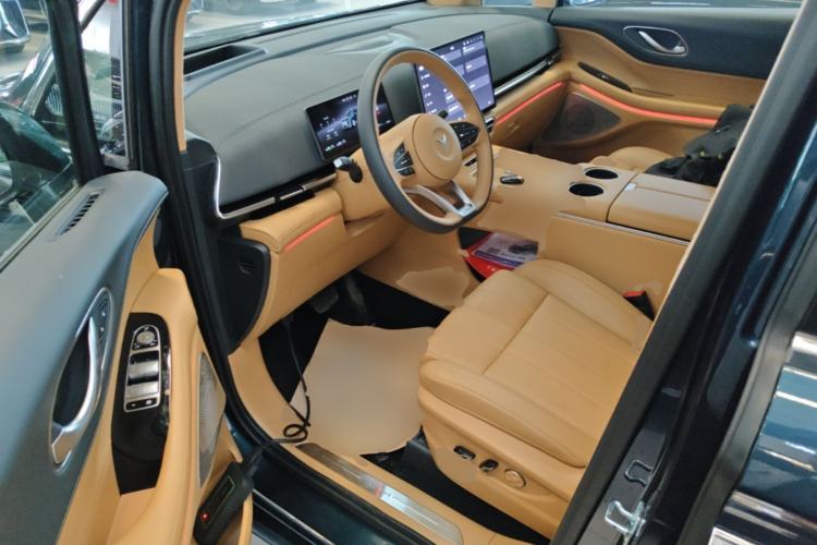 Used VOYAH Dream 2025 PHEV Four-Wheel Drive Prestige Qiankun Edition Driver Seat