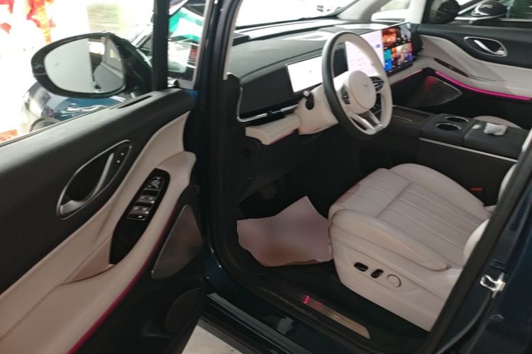 Used VOYAH Dream 2025 PHEV Four-Wheel-Drive Flagship Kunpeng Edition Driver Seat