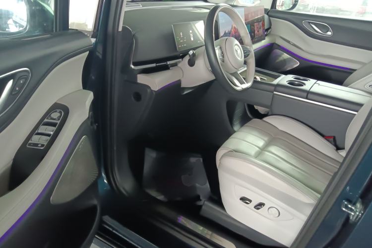 Used VOYAH Dream 2025 PHEV Four-Wheel-Drive Flagship Kunpeng Edition Driver Seat