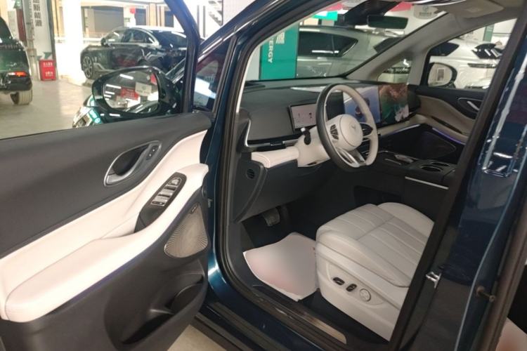 Used VOYAH Dream 2025 PHEV Four-Wheel Drive Prestige Kunpeng Edition Driver Seat