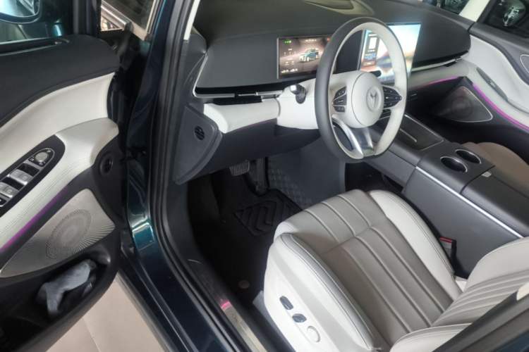 Used VOYAH Dream 2025 PHEV Four-Wheel-Drive Flagship Version – Qiankun Edition Driver Seat