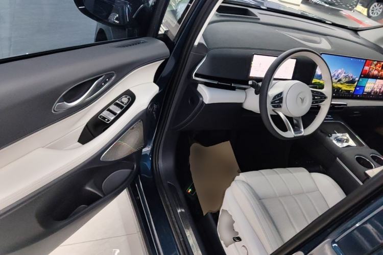 Used VOYAH Dream 2025 PHEV Four-Wheel-Drive Flagship Kunpeng Edition Driver Seat
