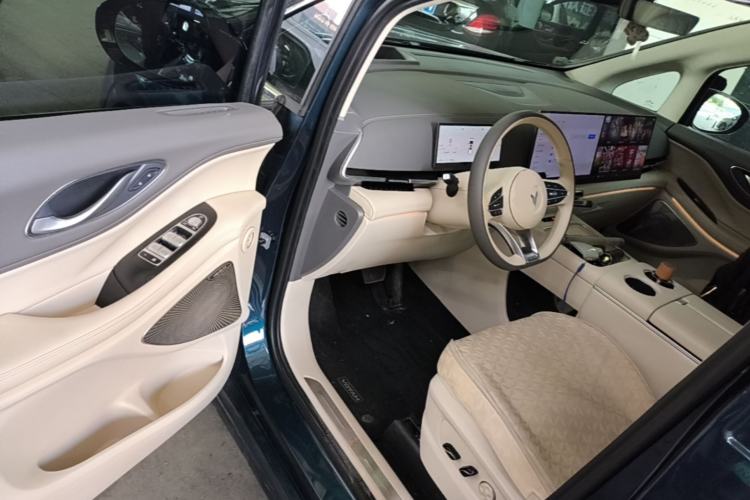 Used VOYAH Dream 2025 PHEV Four-Wheel-Drive Flagship Kunpeng Edition Driver Seat