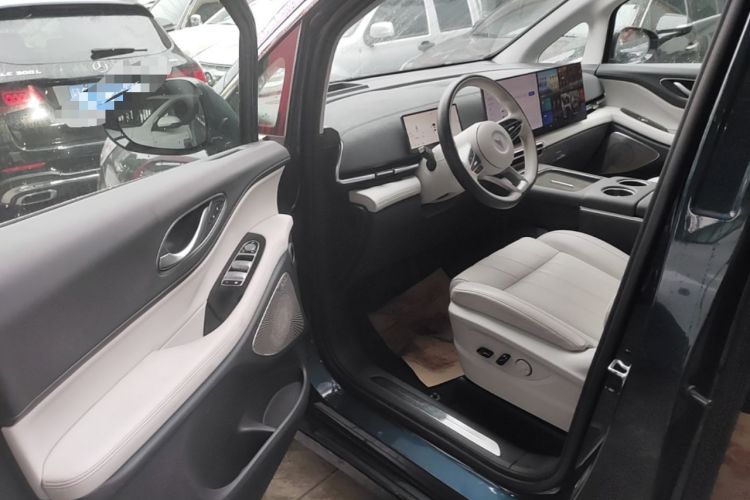 Used VOYAH Dream 2025 PHEV Four-Wheel-Drive Flagship Kunpeng Edition Driver Seat