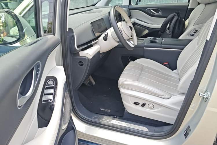 Used VOYAH Dream 2025 PHEV Four-Wheel-Drive Flagship Version – Qiankun Edition Driver Seat