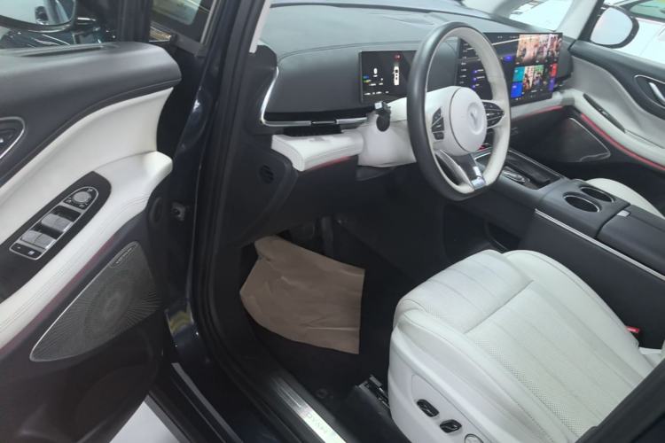 Used VOYAH Dream 2025 PHEV Four-Wheel-Drive Flagship Kunpeng Edition Driver Seat