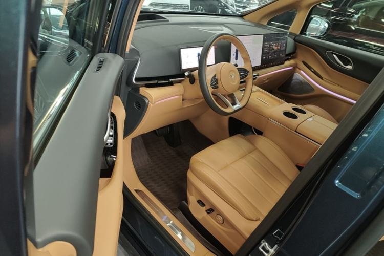 Used VOYAH Dream 2025 PHEV Four-Wheel-Drive Flagship Kunpeng Edition Driver Seat