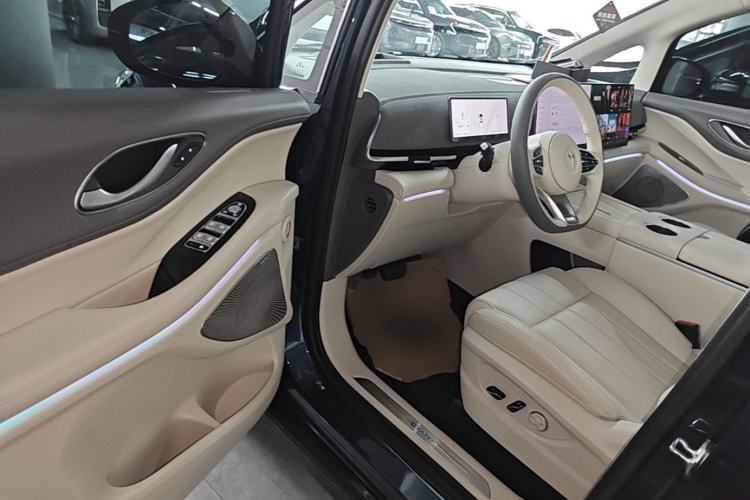 Used VOYAH Dream 2025 PHEV Four-Wheel-Drive Flagship Kunpeng Edition Driver Seat