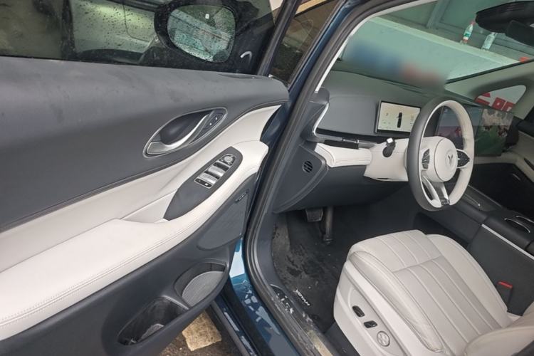Used VOYAH Dream 2025 PHEV Four-Wheel Drive Excellence Kunpeng Edition Driver Seat