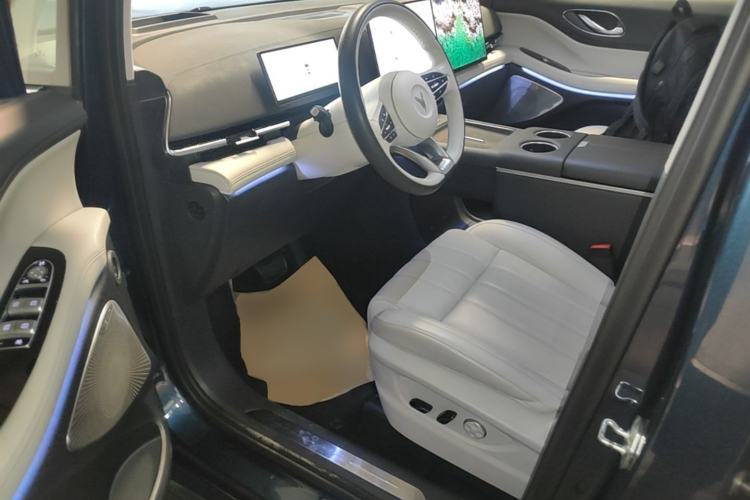 Used VOYAH Dream 2025 PHEV Four-Wheel-Drive Flagship Kunpeng Edition Driver Seat