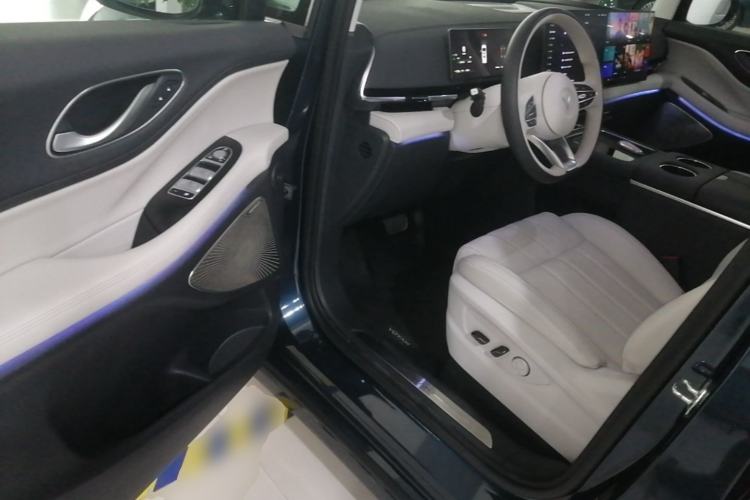 Used VOYAH Dream 2025 PHEV Four-Wheel-Drive Flagship Kunpeng Edition Driver Seat
