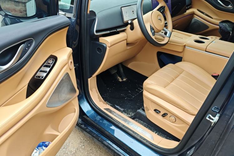 Used VOYAH Dream 2025 PHEV Four-Wheel Drive Prestige Kunpeng Edition Driver Seat