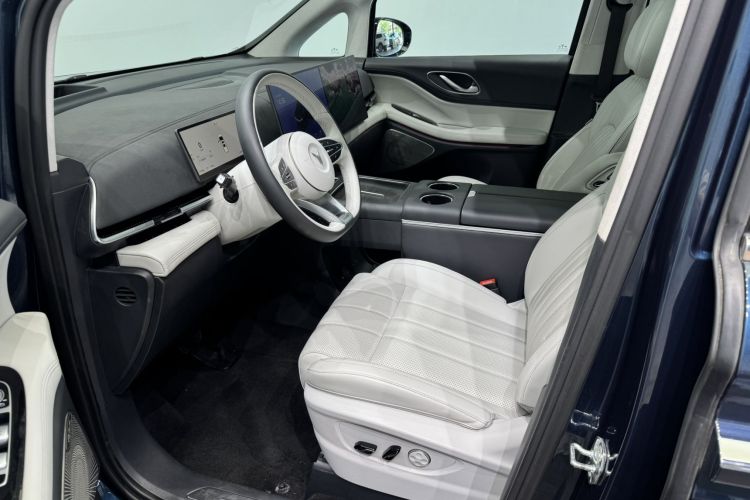 Used VOYAH Dream 2025 PHEV Four-Wheel-Drive Flagship Kunpeng Edition Driver Seat