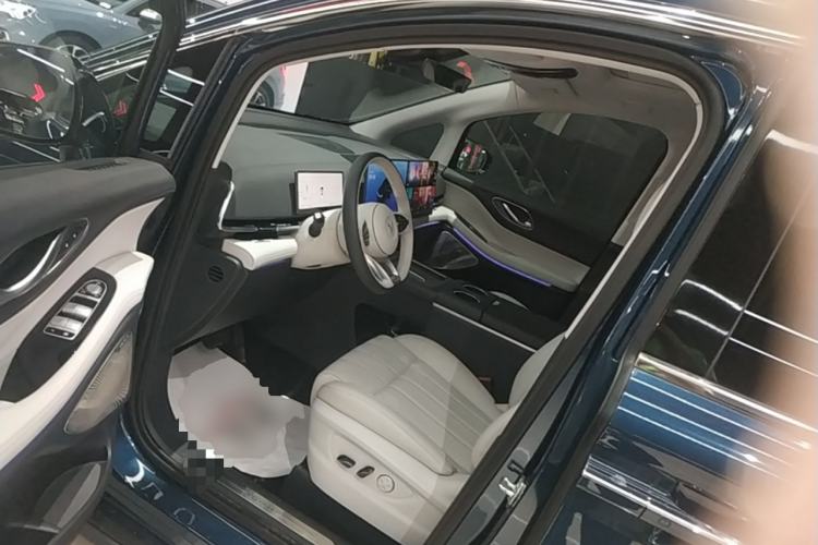 Used VOYAH Dream 2025 PHEV Four-Wheel-Drive Flagship Kunpeng Edition Driver Seat