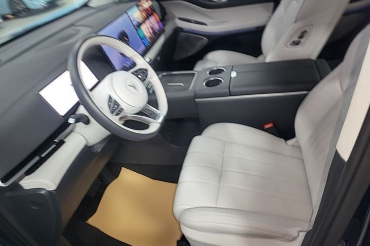 Used VOYAH Dream 2025 PHEV Four-Wheel-Drive Flagship Kunpeng Edition Driver Seat