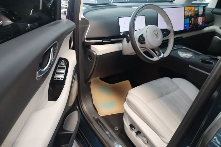 Used VOYAH Dream 2025 PHEV Four-Wheel-Drive Flagship Kunpeng Edition Driver Seat