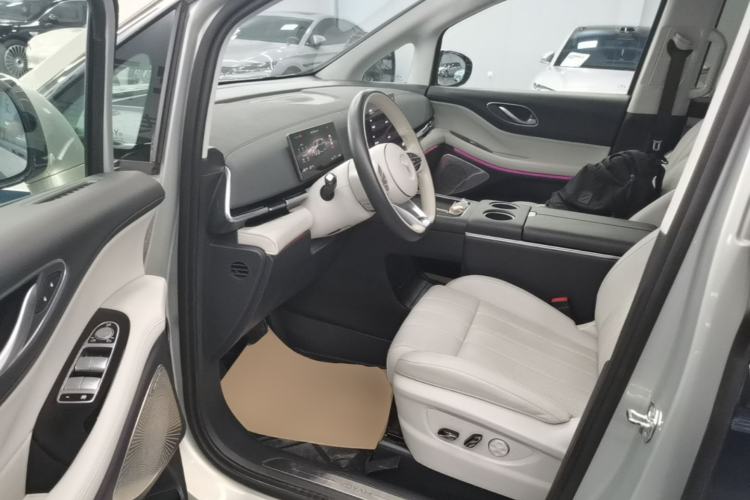 Used VOYAH Dream 2025 PHEV Four-Wheel-Drive Flagship Version – Qiankun Edition Driver Seat