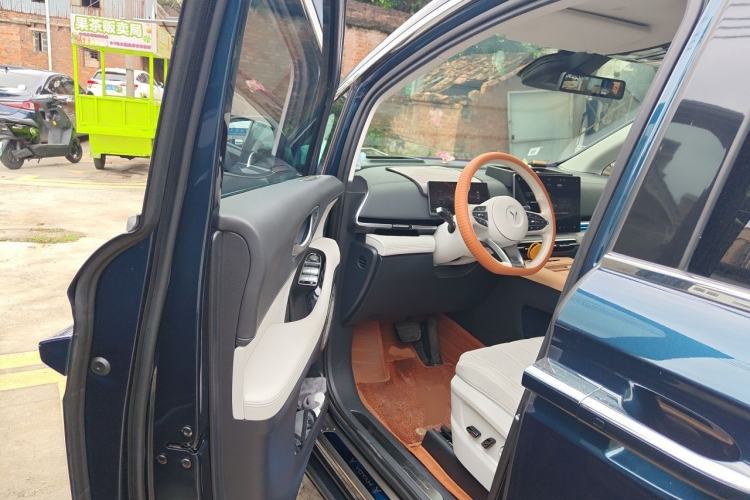 Used VOYAH Dream 2025 PHEV Four-Wheel-Drive Flagship Version – Qiankun Edition Driver Seat