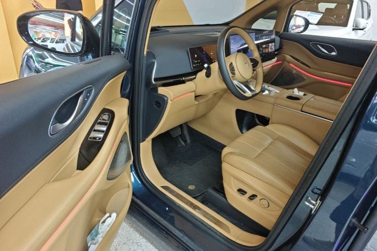Used VOYAH Dream 2025 PHEV Four-Wheel Drive Prestige Kunpeng Edition Driver Seat
