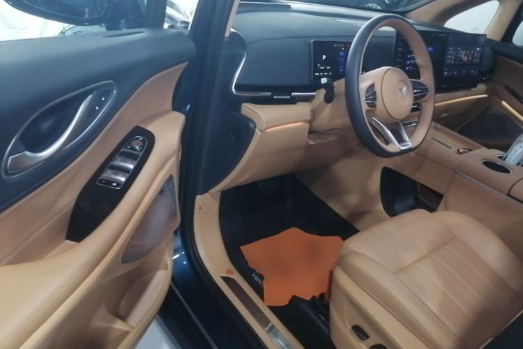 Used VOYAH Dream 2025 PHEV Four-Wheel-Drive Flagship Kunpeng Edition Driver Seat