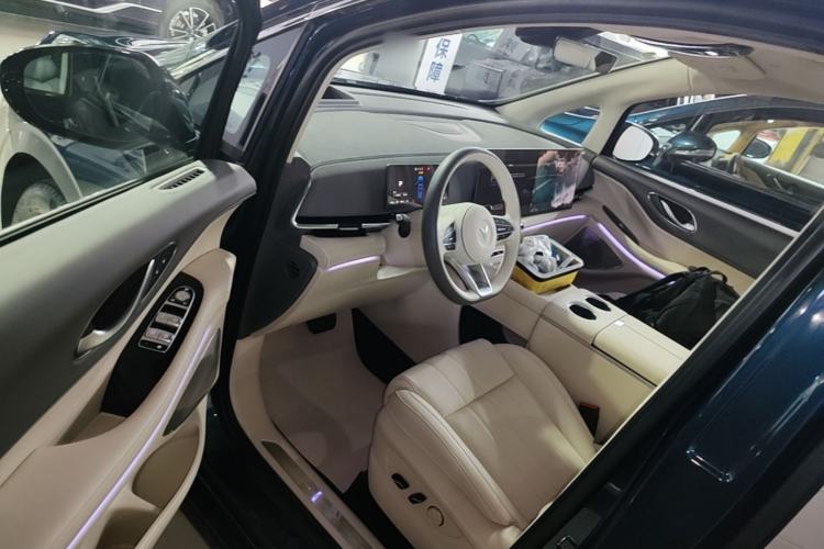 Used VOYAH Dream 2025 PHEV Four-Wheel Drive Prestige Kunpeng Edition Driver Seat