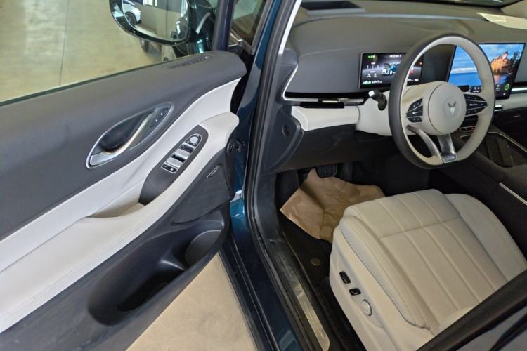 Used VOYAH Dream 2025 PHEV Four-Wheel Drive Prestige Kunpeng Edition Driver Seat