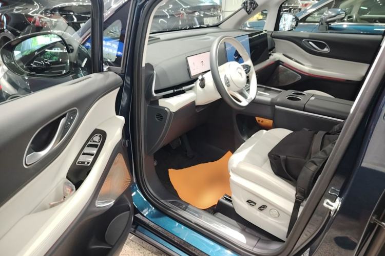 Used VOYAH Dream 2025 PHEV Four-Wheel-Drive Flagship Kunpeng Edition Driver Seat