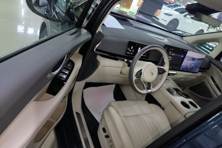 Used VOYAH Dream 2025 PHEV Four-Wheel-Drive Flagship Kunpeng Edition Driver Seat