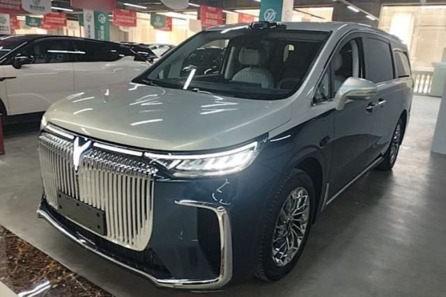 Used VOYAH Dream 2025 EV Four-Wheel Drive Flagship Kunpeng Edition