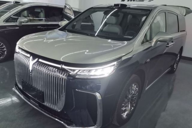 Used VOYAH Dream 2025 EV Four-Wheel-Drive Flagship Qiankun Version